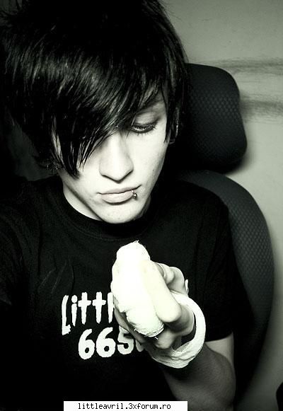 Emo boys - emo boys. nu sunt doar baieti care au frezele - Emo pics