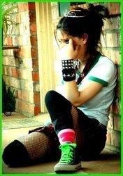 Emo girls - Bubbles - Emo pics