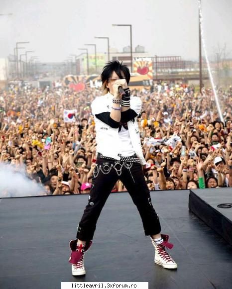 un concert emo girls :nebun: emo girls